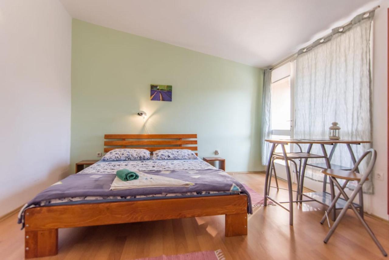 Sobe Rolo Uz More Hotell Biograd Na Moru Eksteriør bilde