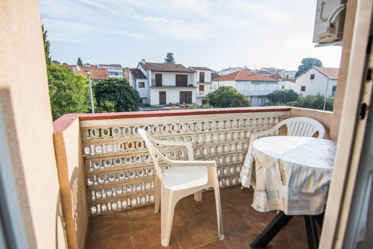 Sobe Rolo Uz More Hotell Biograd Na Moru Eksteriør bilde