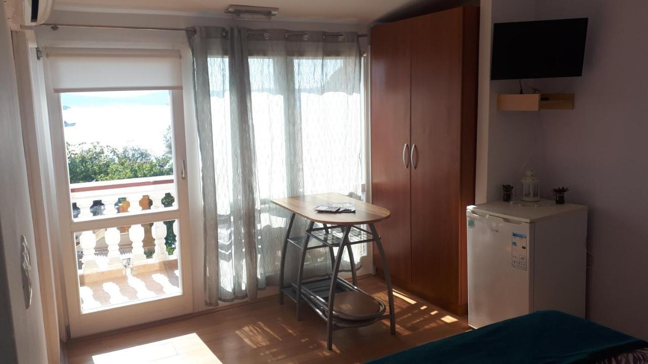 Sobe Rolo Uz More Hotell Biograd Na Moru Eksteriør bilde