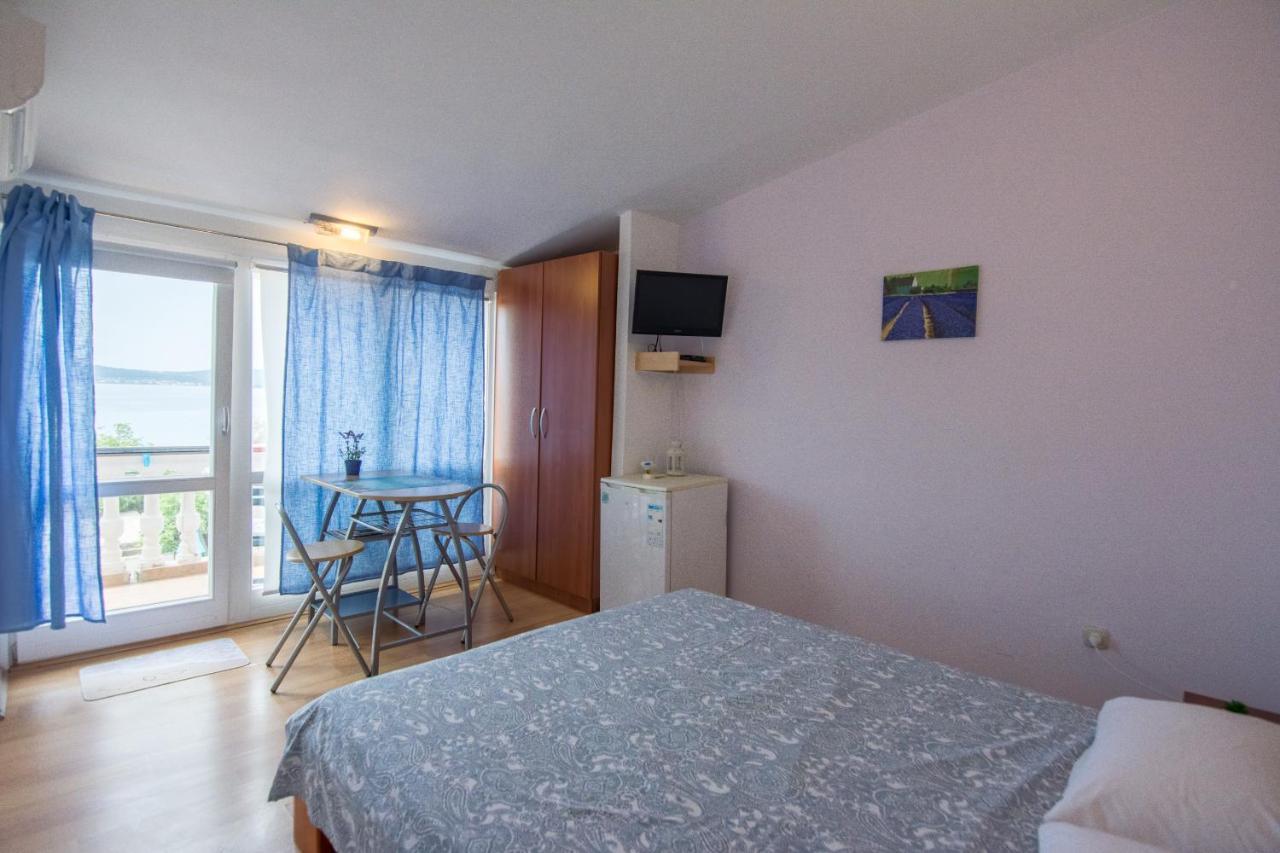 Sobe Rolo Uz More Hotell Biograd Na Moru Eksteriør bilde