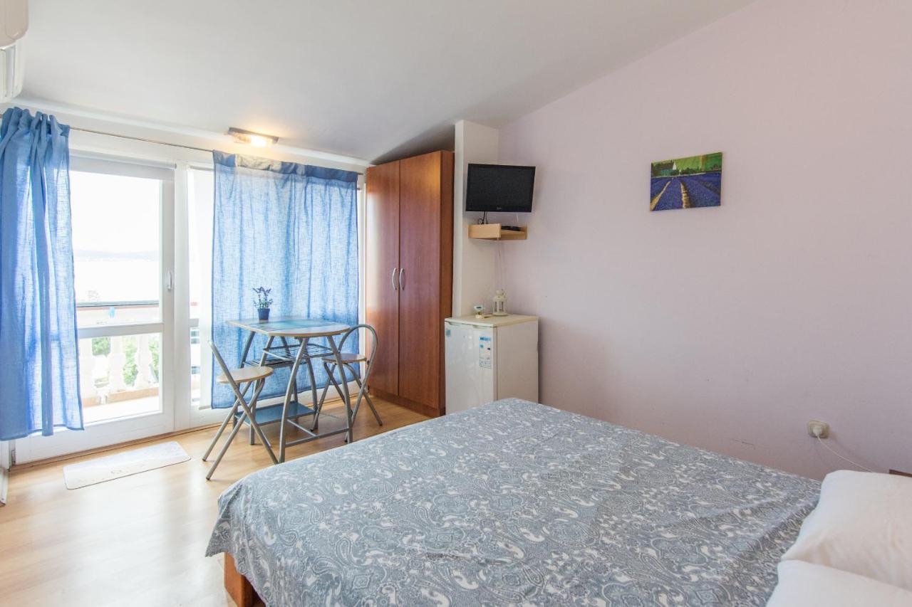 Sobe Rolo Uz More Hotell Biograd Na Moru Eksteriør bilde