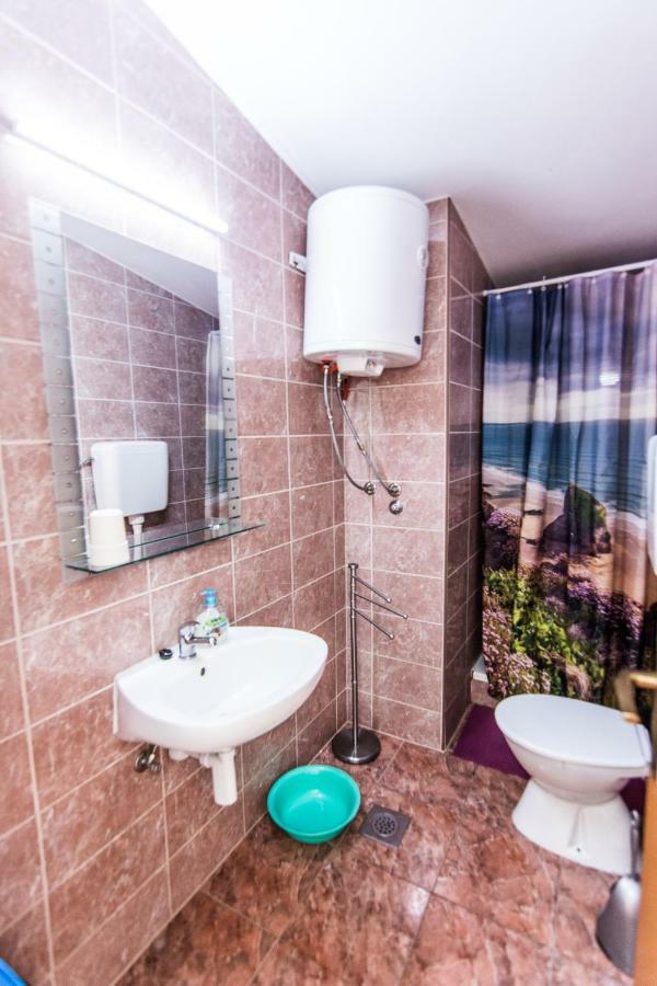 Sobe Rolo Uz More Hotell Biograd Na Moru Eksteriør bilde