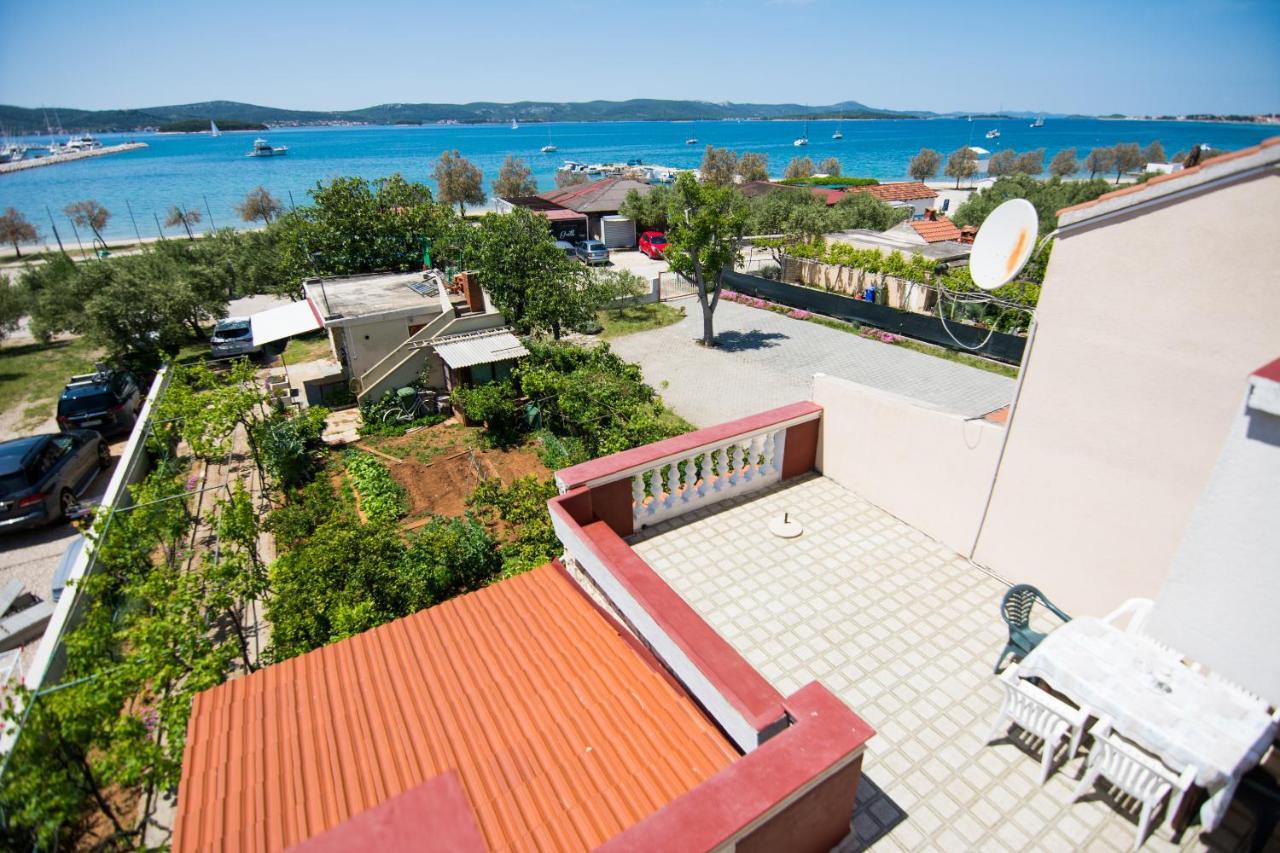 Sobe Rolo Uz More Hotell Biograd Na Moru Eksteriør bilde