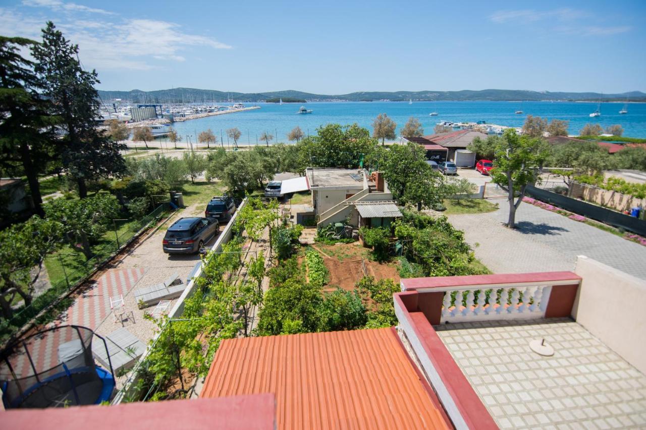 Sobe Rolo Uz More Hotell Biograd Na Moru Eksteriør bilde